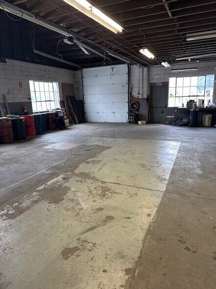 More Photos Of 1537 Bridge St, New Cumberland Auto Dealership For Lease
