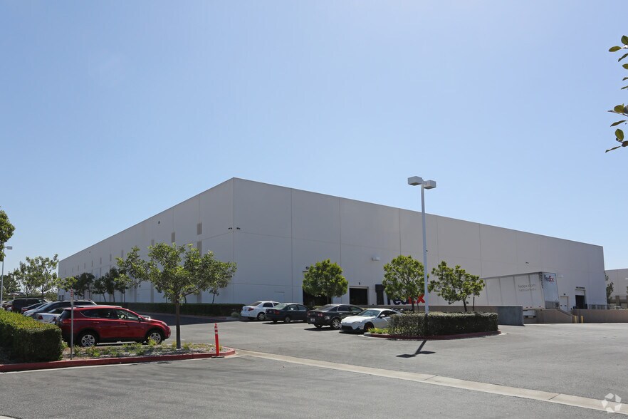 More Photos Of 1770 Saturn Way, Seal Beach Distribution For Lease