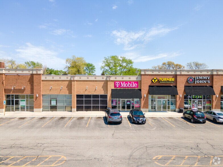 More Photos Of 7909-7945 S Harlem Ave, Burbank Unknown For Lease