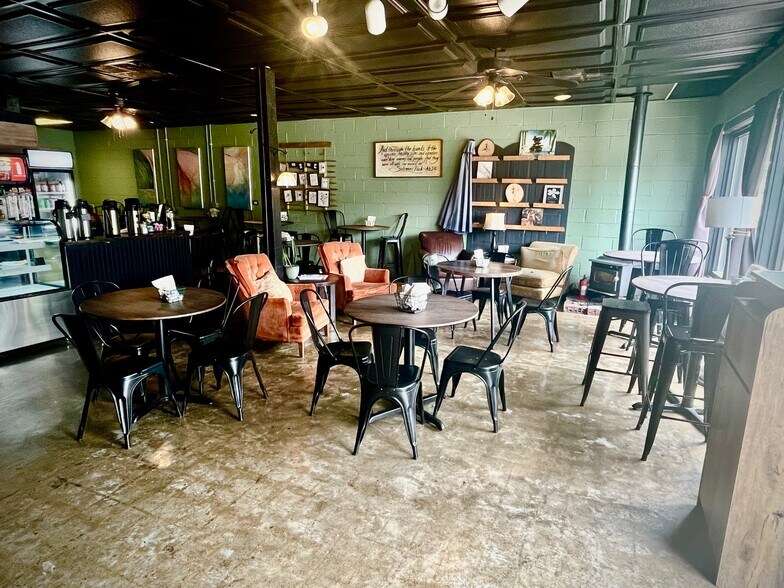 More Photos Of 111 E Main St, Wilmore General Retail For Sale