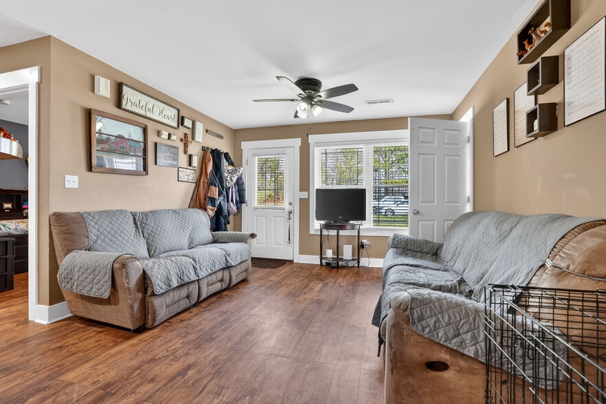 More Photos Of 615 S 2nd St, Central City Specialty For Sale