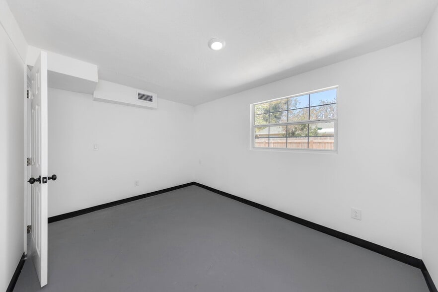 More Photos Of 6219 Massachusetts Ave, New Port Richey Freestanding For Lease