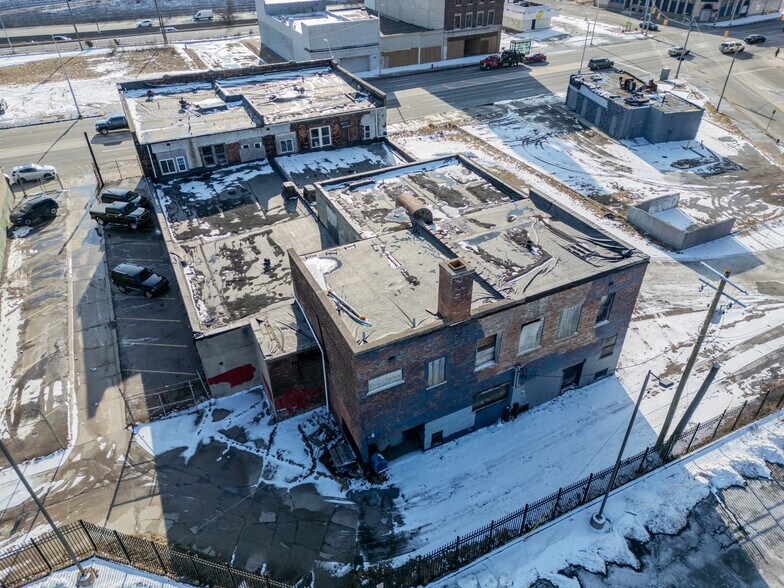 More Photos Of 9008 Grand River Ave, Detroit Light Distribution For Sale