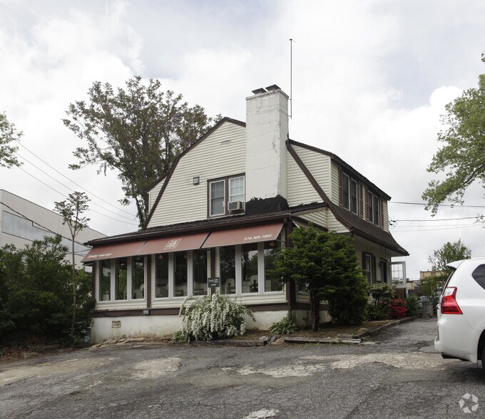 Primary Photo Of 42 Orchard St, Manhasset Office For Sale