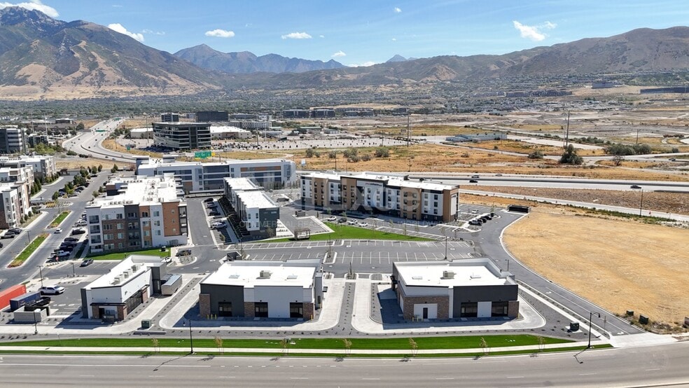 More Photos Of 13657 S 600 W, Draper General Retail For Lease