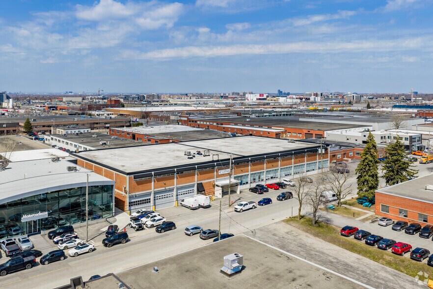 More Photos Of 5745 Rue Paré, Mt Royal Manufacturing For Lease