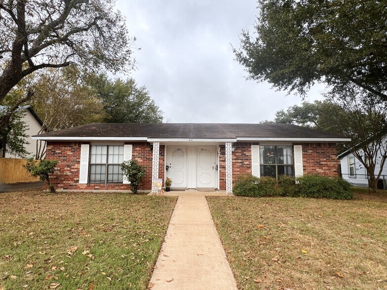 More Photos Of 602 S Jackson St, Brenham Apartments For Sale