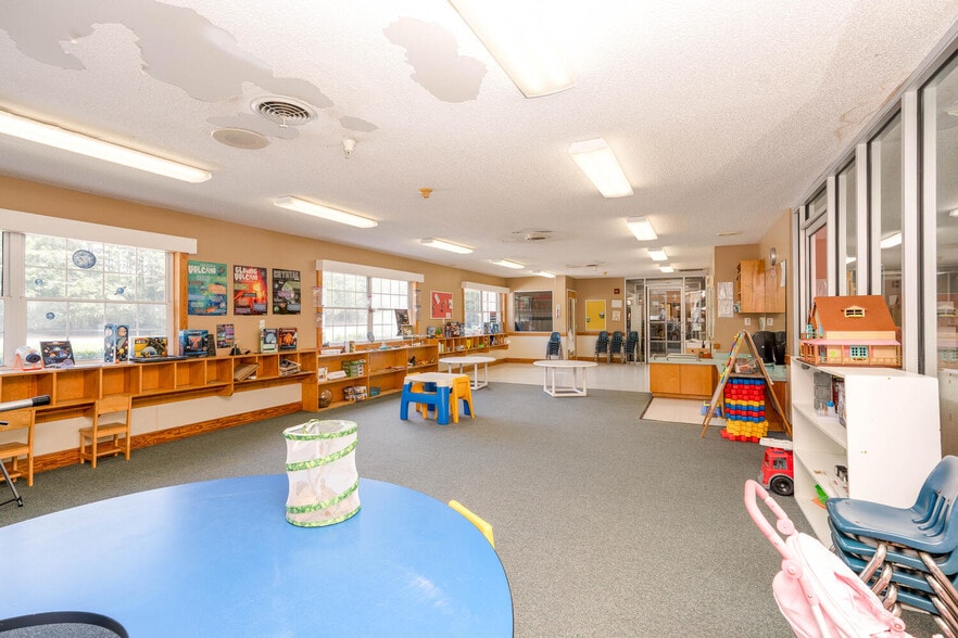 More Photos Of 2081 Mesa Valley Way, Austell Specialty For Sale