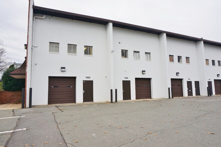 More Photos Of 1148-1174 Taft St, Rockville Warehouse For Lease