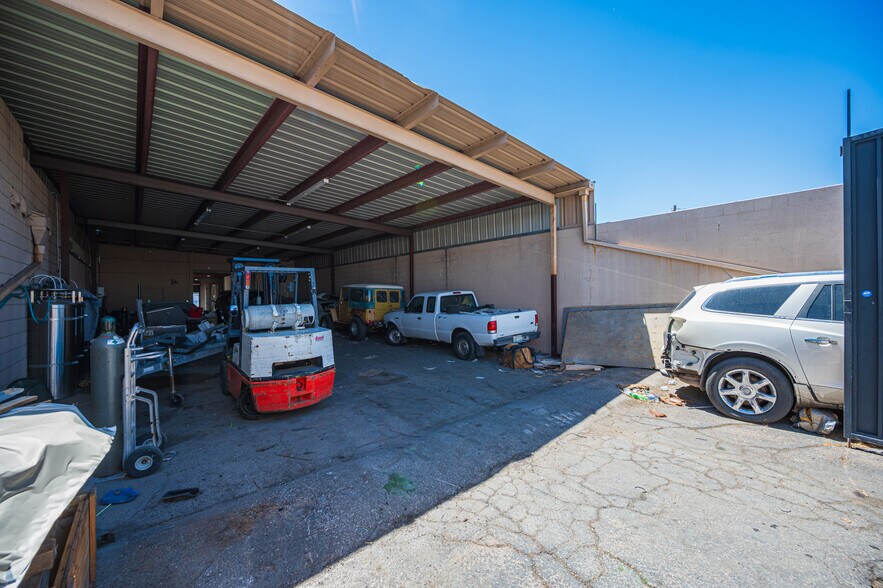 More Photos Of 2310-2315 Western Ave, Las Vegas Warehouse For Lease