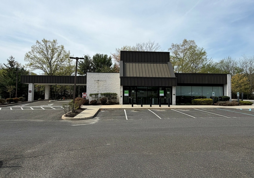 More Photos Of 385 White Horse Pike, Atco Bank For Lease