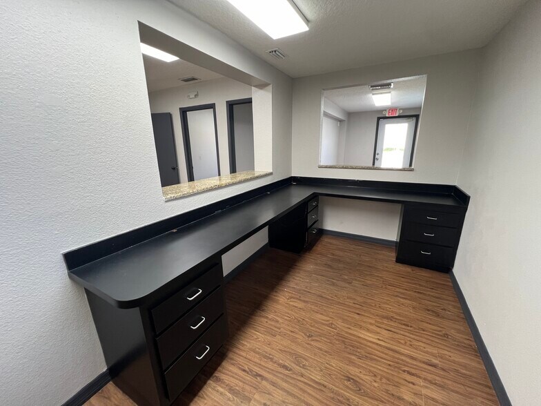 More Photos Of 512 S Dale Mabry Hwy, Tampa Office For Sale