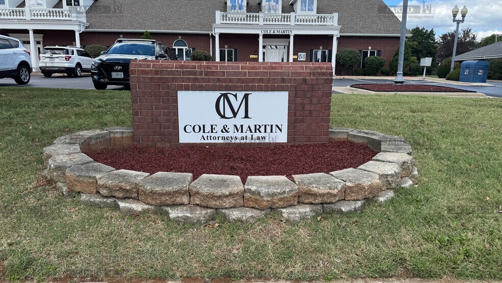 More Photos Of 1411 E Primrose St, Springfield Office For Lease