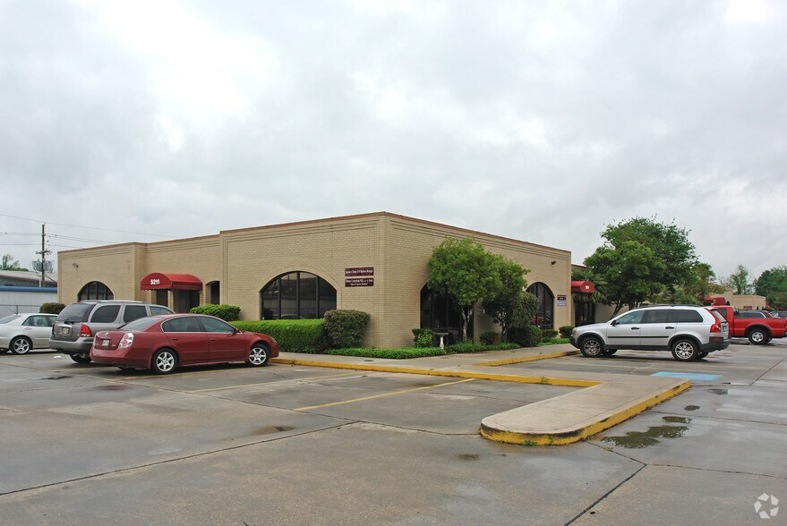 More Photos Of 5207-5212 Essen Ln, Baton Rouge Medical For Lease