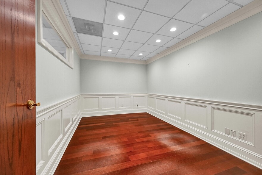 More Photos Of 90 Grove St, Ridgefield Medical For Sale