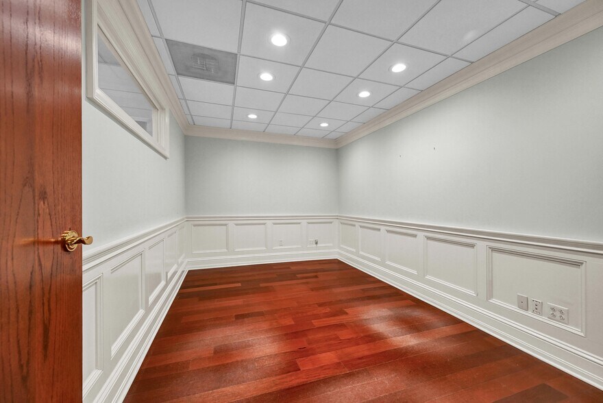 More Photos Of 90 Grove St, Ridgefield Medical For Lease