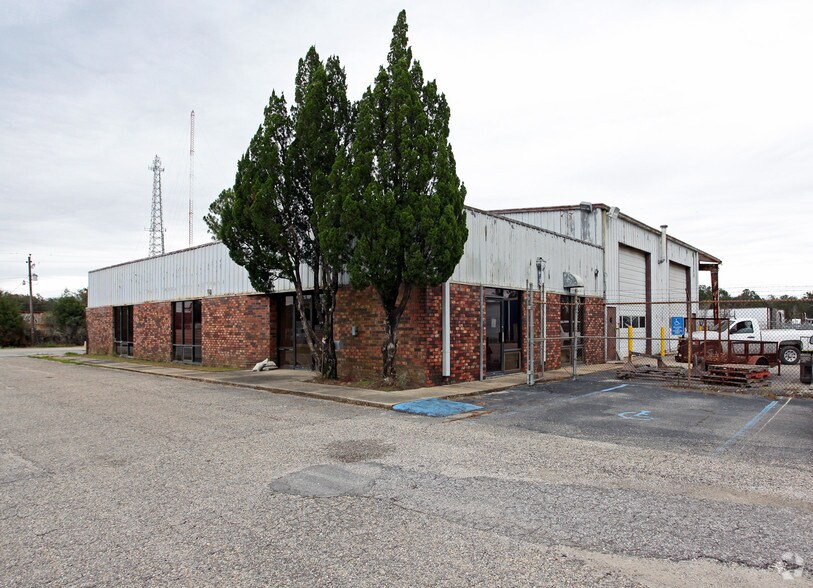 More Photos Of 3191 W Nine Mile Rd, Pensacola Service For Sale