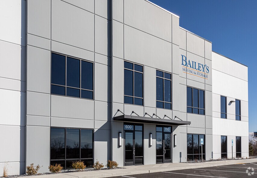 More Photos Of 333 S Mill Pond Dr, Lehi Warehouse For Lease