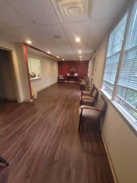 More Photos Of 385 Oxford Valley Rd, Yardley Medical For Lease