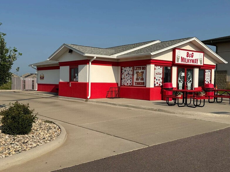 More Photos Of 201 N Cliff Ave, Harrisburg Fast Food For Sale