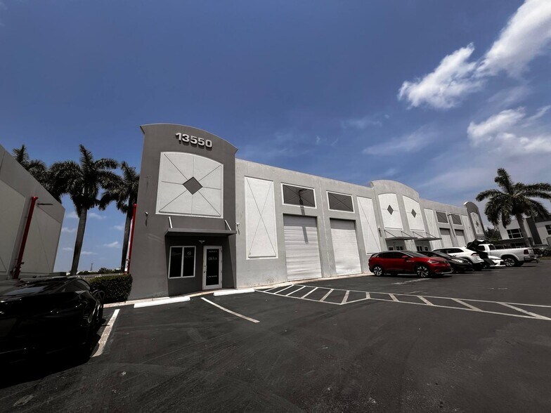 More Photos Of 13550 NW 107th Ave, Hialeah Gardens Warehouse For Lease