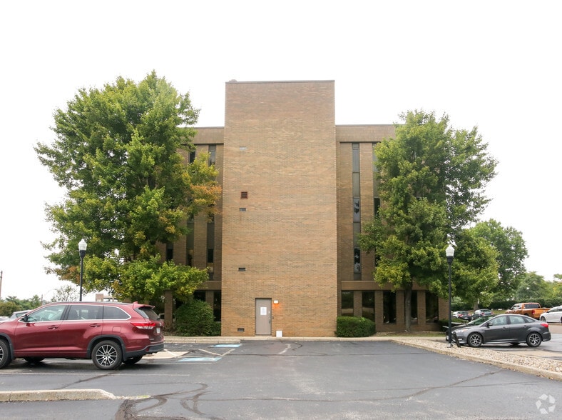 More Photos Of 411 Wolf Ledges Pky, Akron Unknown For Lease