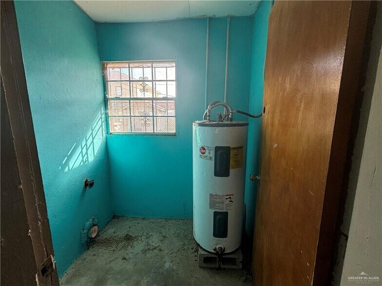 More Photos Of 3117 Spanish Palms Dr S, Mercedes Multifamily For Sale