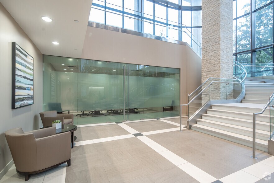 More Photos Of 290 E John Carpenter Fwy, Irving Office For Lease