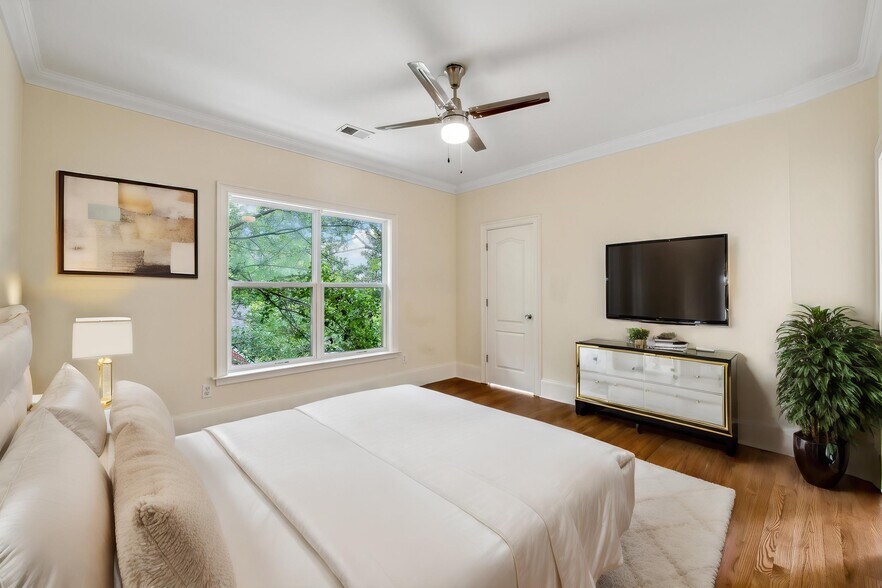 More Photos Of 1303 N Druid Hills Rd NE, Brookhaven Office Residential For Sale