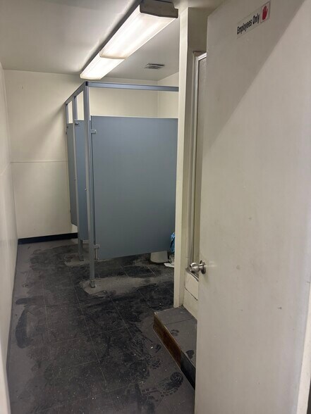 More Photos Of 515-517 W Imperial Hwy, La Habra Warehouse For Lease