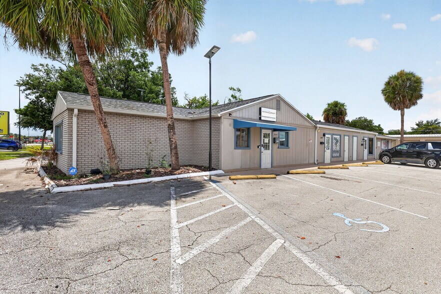 More Photos Of 3207-3229 13th St, Saint Cloud General Retail For Sale