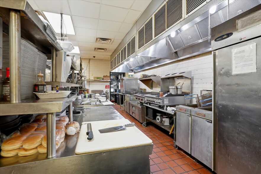 More Photos Of 3584 Parkway, Pigeon Forge Restaurant For Lease
