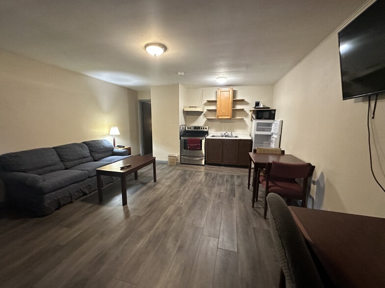 More Photos Of 721 State Route 54 E, Clinton Hotel For Sale