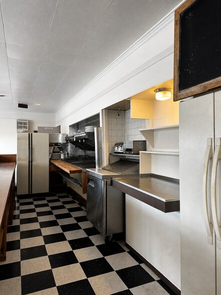 More Photos Of 5705 State Highway 20, East Springfield Restaurant For Lease