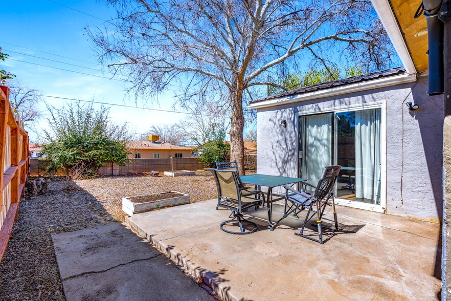 More Photos Of 613 Jane St NE, Albuquerque Flex For Sale
