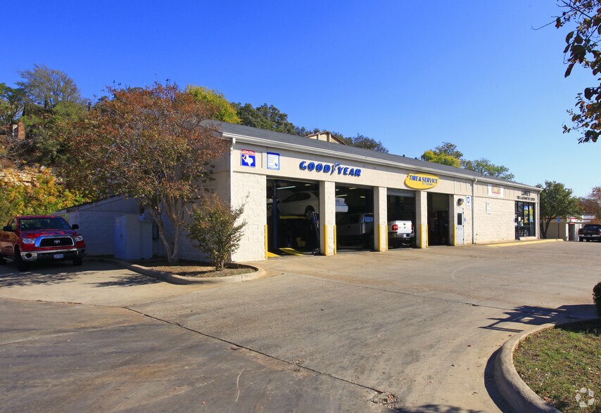 More Photos Of 3564 Far West Blvd, Austin Auto Repair For Sale