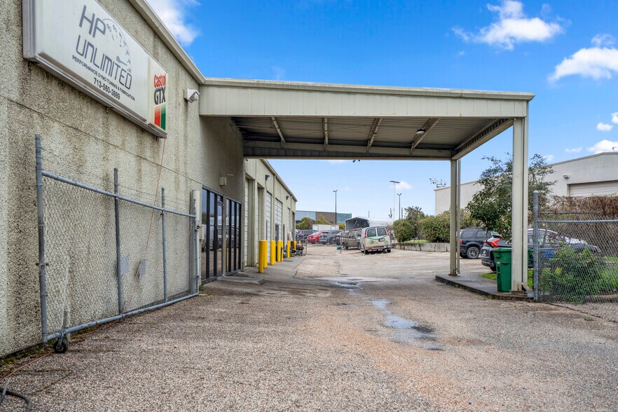 More Photos Of 80 Sorters McClellan rd, Kingwood Warehouse For Sale