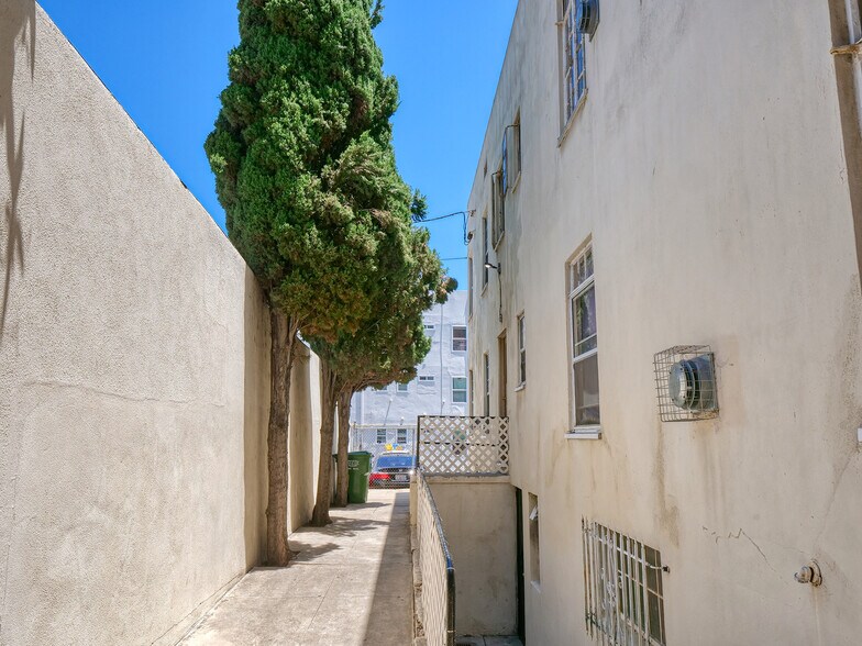 More Photos Of 815 Green Ave, Los Angeles Apartments For Sale