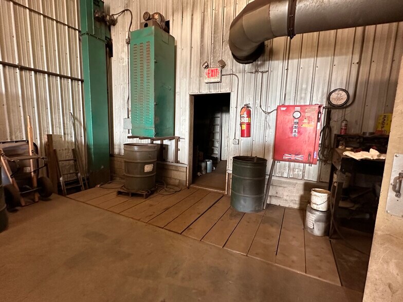 More Photos Of 3945 S Blue Star Dr, Traverse City Service For Lease