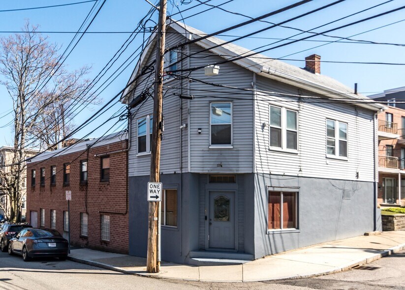 Primary Photo Of 25-29 Spring St, Waltham Office For Sale