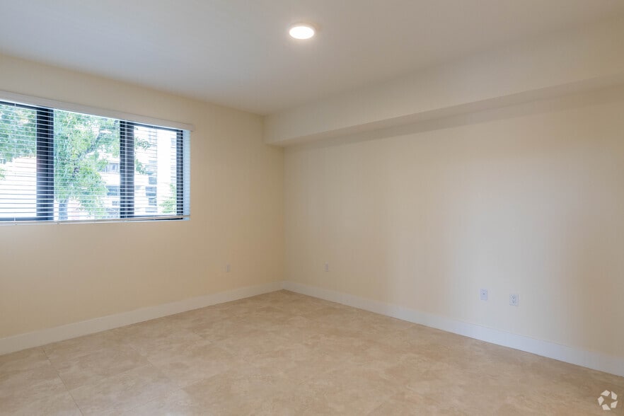 More Photos Of 1091 Galiano St, Coral Gables Apartments For Sale