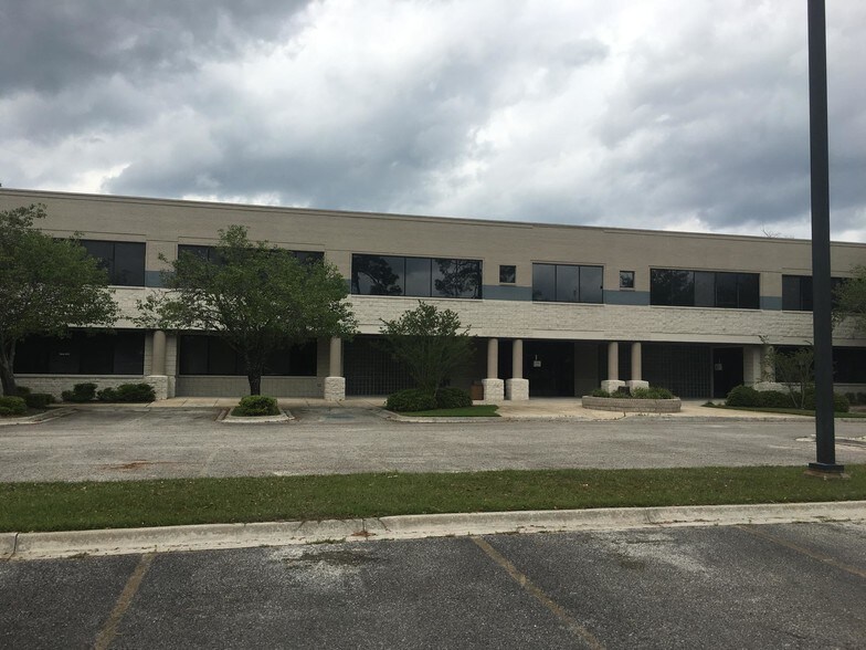 More Photos Of 130 N Gross Rd, Kingsland Medical For Sale