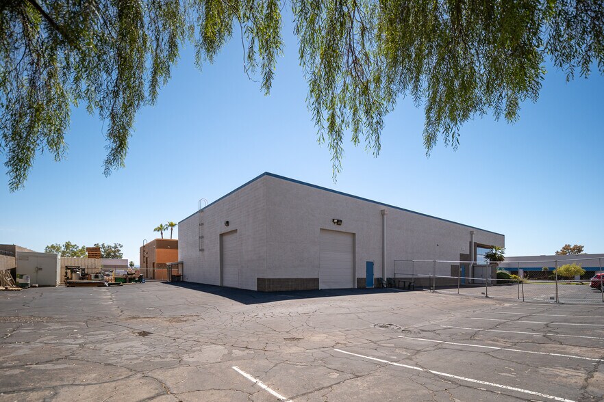 More Photos Of 2643 N 37th Dr, Phoenix Manufacturing For Sale