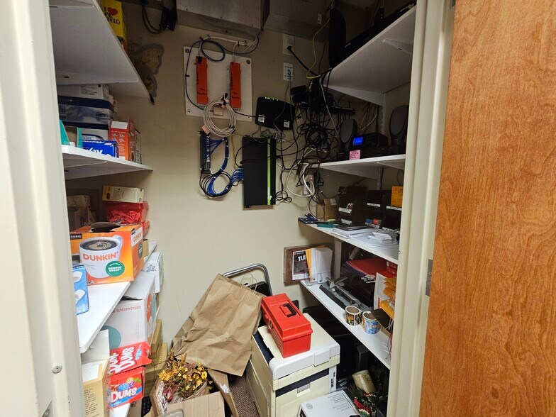 More Photos Of 400 Montauk Hwy, West Islip Medical For Lease