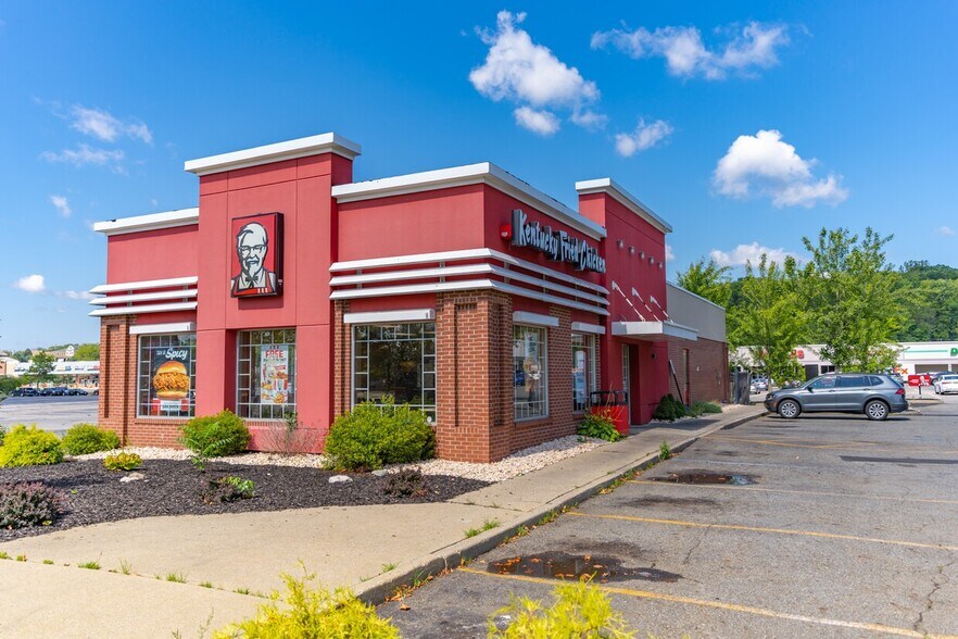 More Photos Of 17-27 Hampton House Rd, Newton Unknown For Lease