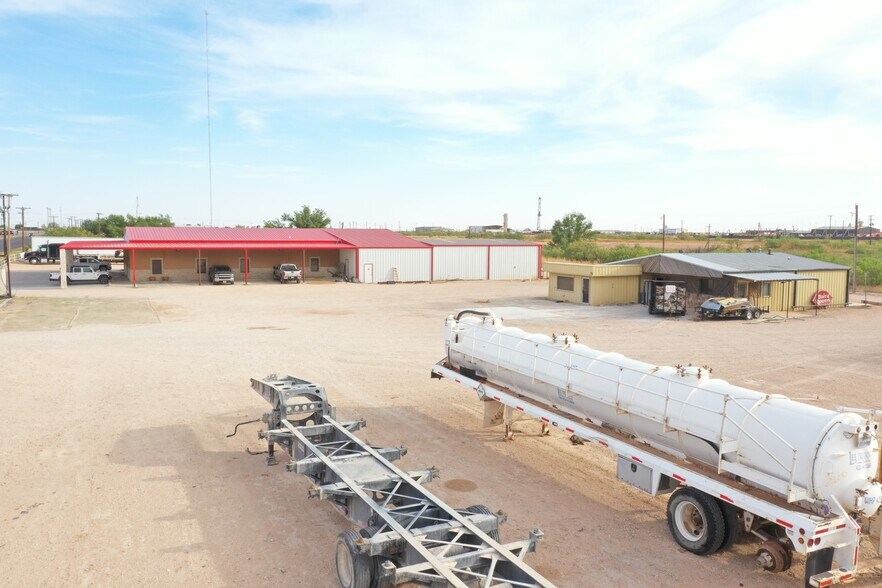 More Photos Of 1207 NW Mustang Dr, Andrews Warehouse For Sale