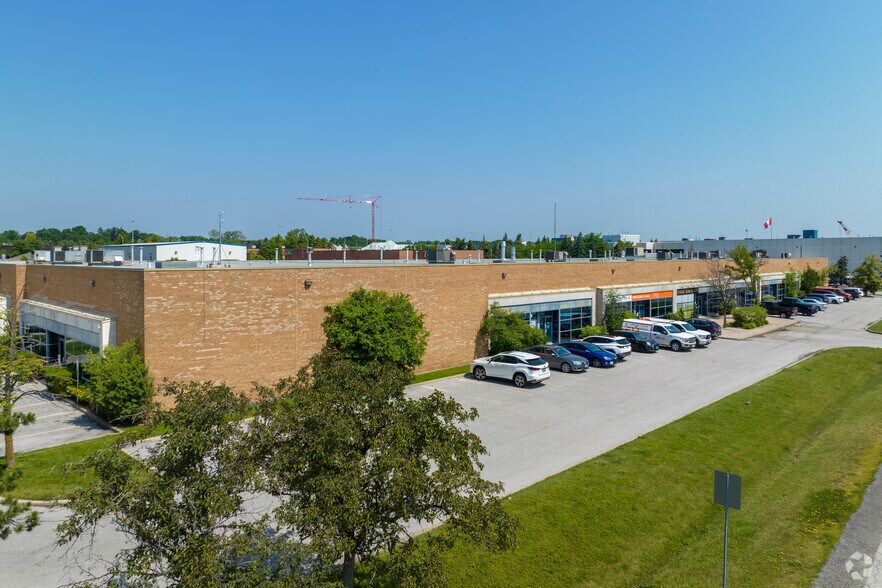 More Photos Of 790 Redwood Sq, Oakville Warehouse For Lease