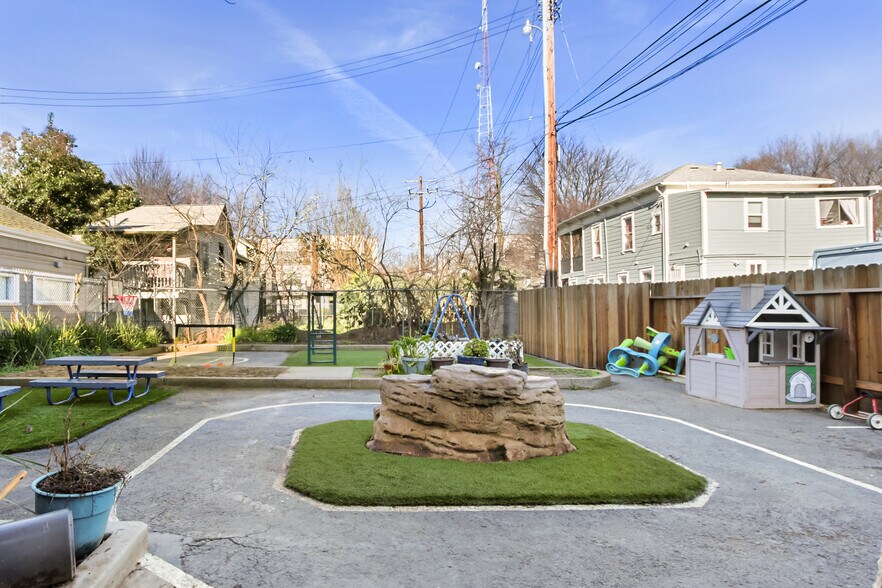 More Photos Of 1111-1123 D St, Sacramento Specialty For Sale