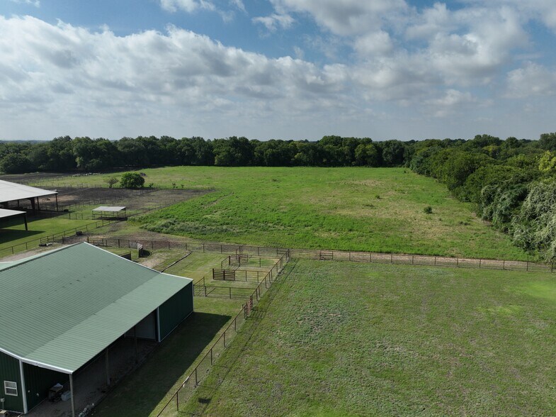 More Photos Of 1003 FM664 Ferris, TX, Red Oak Office For Sale
