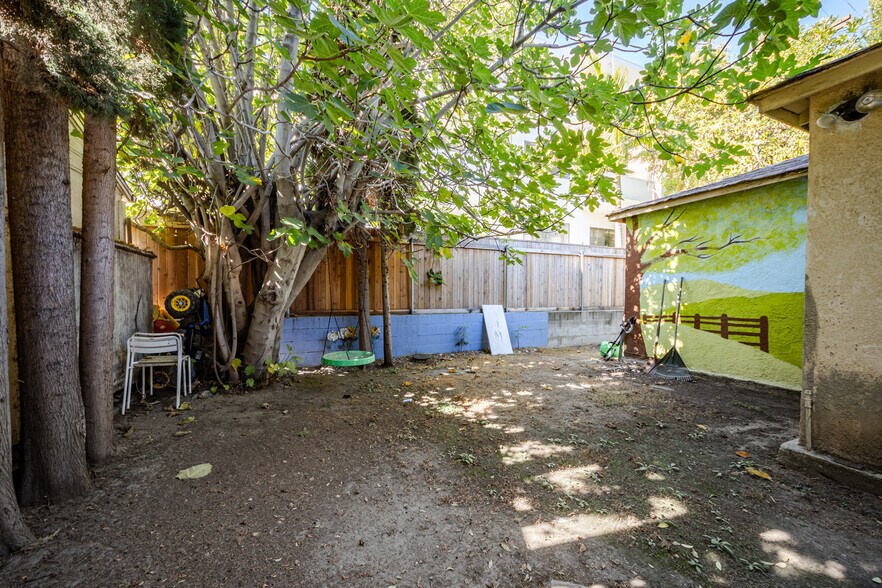 More Photos Of 1541-1547 Veteran Ave, Los Angeles Apartments For Sale